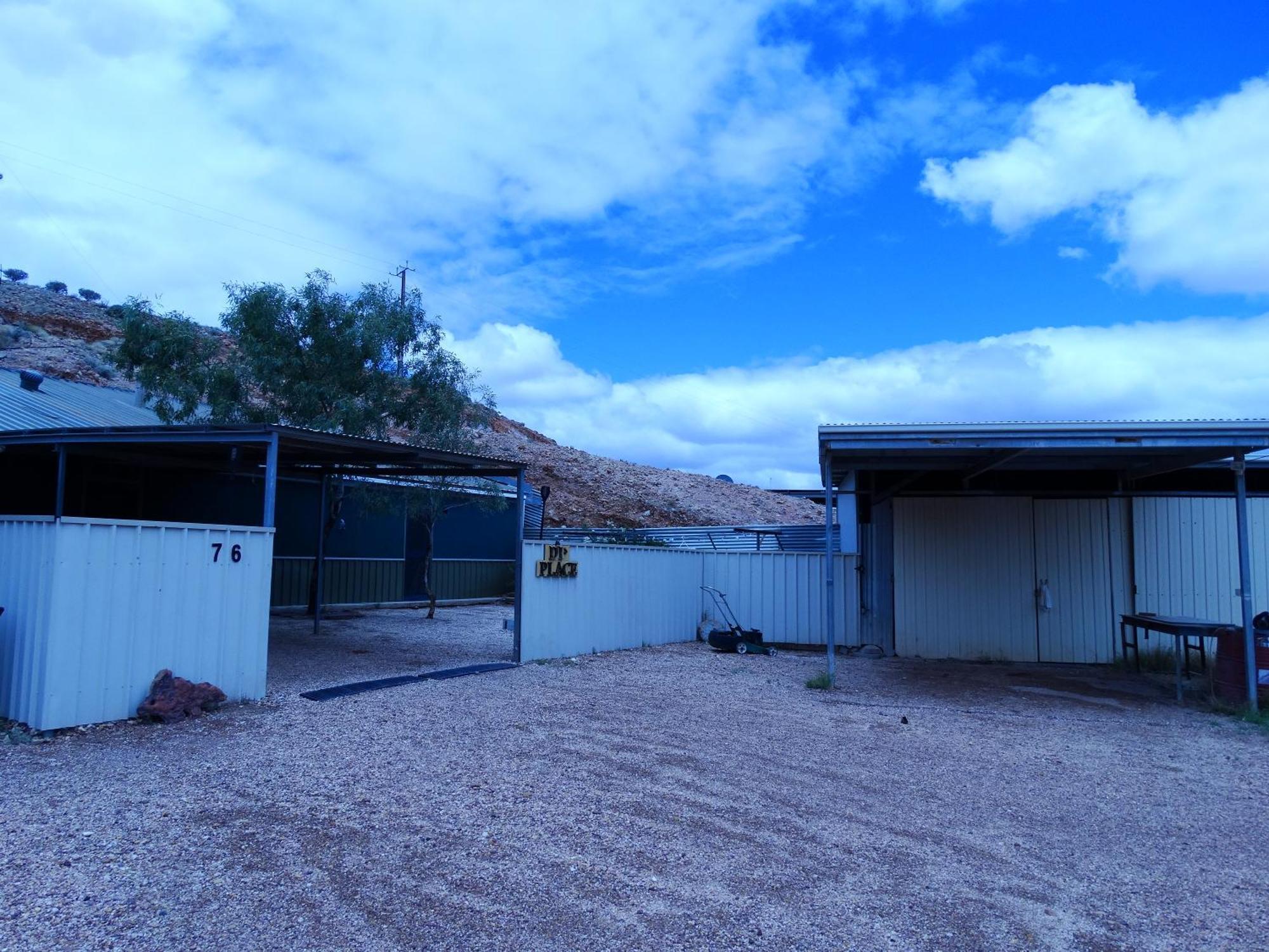 Di's Place Coober Pedy Exterior foto